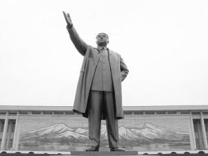 En staty av Nordkoreas president